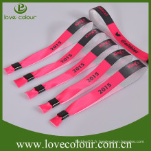 Bracelet personnalisé en polyester promotionnel OEM avec serrure en plastique pour VIP